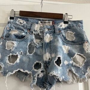 Levi’s 550 Distressed Blue Denim Shorts